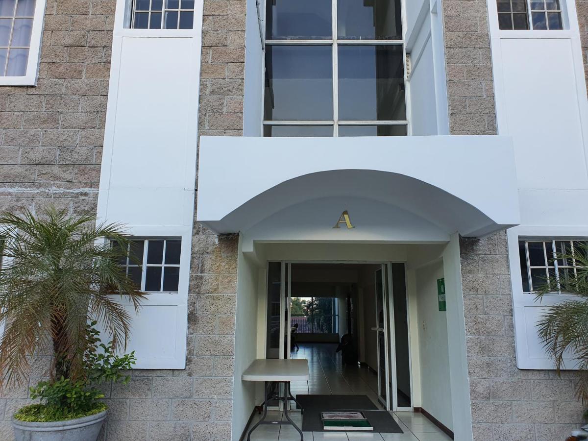 San Benito Flats Wifi 50Mg - 4 Huespedes - Parqueos Apartment San Salvador Ngoại thất bức ảnh