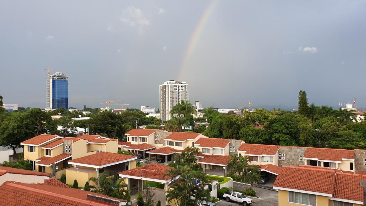 San Benito Flats Wifi 50Mg - 4 Huespedes - Parqueos Apartment San Salvador Ngoại thất bức ảnh